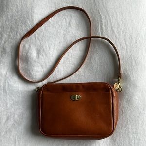 Clare V Turnlock midi sac in Tan